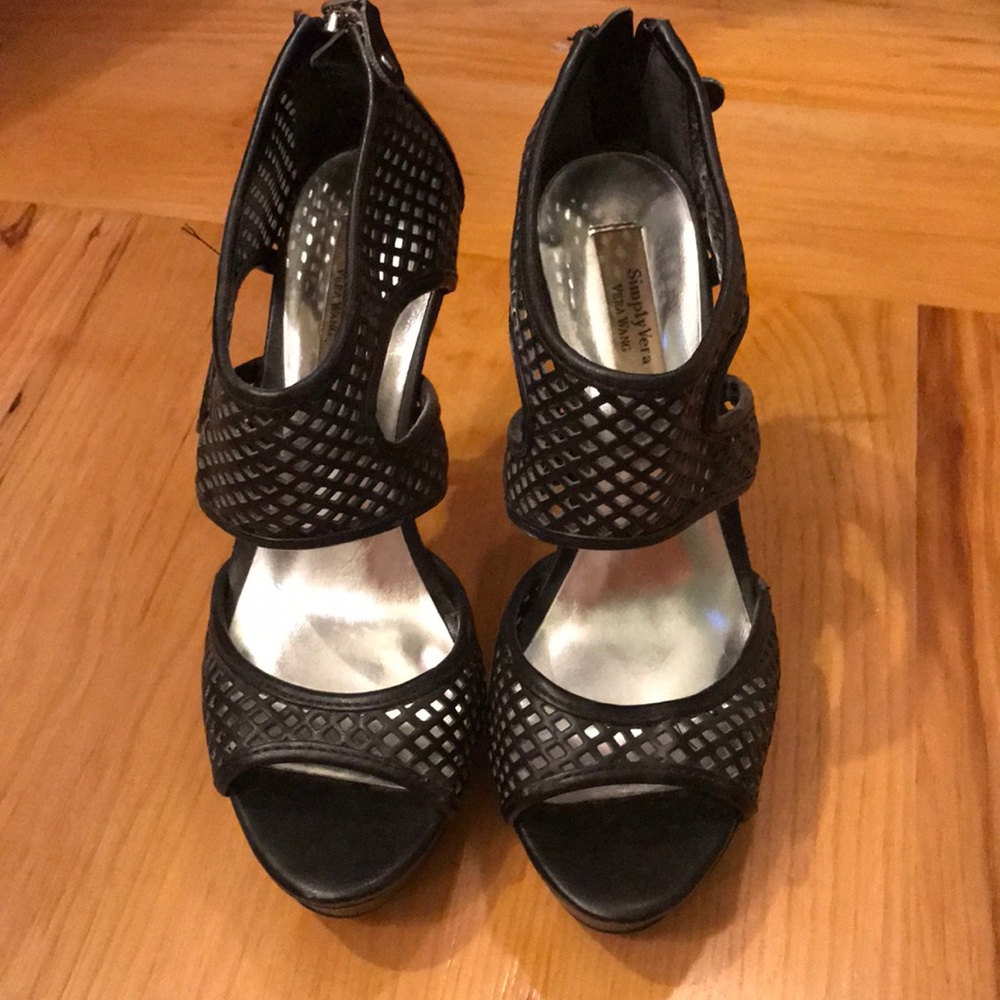 Vera Wang Simply Vera Black Stilettos